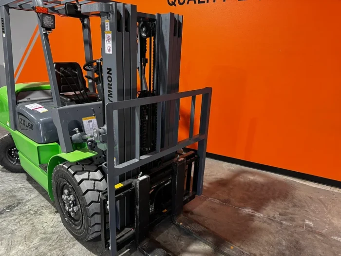 KYMRON® ZXL140 Forklift 15,000lbs lifting Cummins Diesel - Image 6