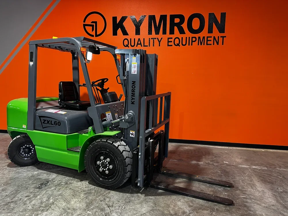 RMlCJKd4btyd3sJyqs8WL3iSNcEMxuCkYwI4wwt4.webp KYMRON® ZXL140 Forklift 15,000lbs lifting Cummins Diesel - Image 1