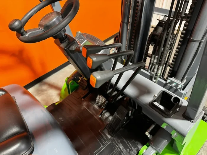 KYMRON® ZXL140 Forklift 15,000lbs lifting Cummins Diesel - Image 3